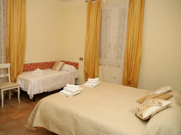 Hotel La Torre : photo 4 de la chambre chambre triple