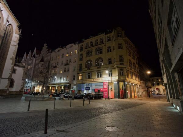 Jacob Brno : photo 8 de la chambre chambre lits jumeaux avec salle de bains commune