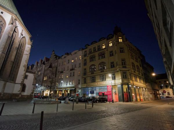 Jacob Brno : photo 10 de la chambre chambre familiale avec salle de bains commune
