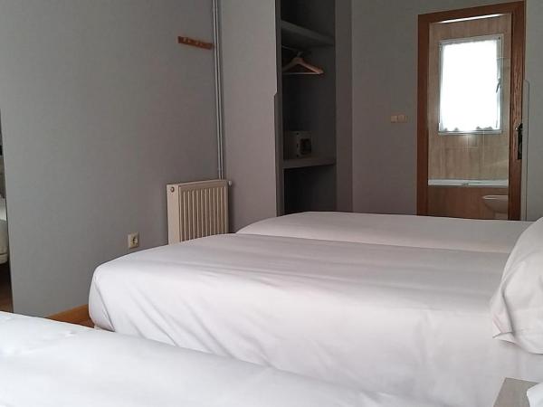 Hotel Alda Centro Oviedo : photo 3 de la chambre chambre double avec lit d'appoint