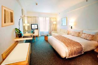 Regal Airport Hotel : photo 4 de la chambre room #5507556