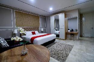 RedDoorz Premium near RS Pondok Indah La Maison : photo 5 de la chambre room #325343516