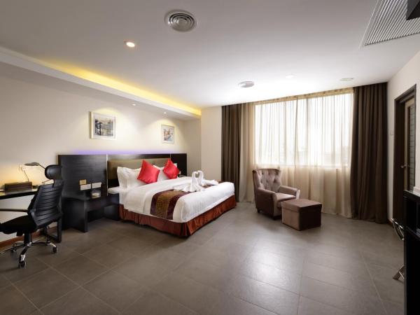 E-RED HOTEL KUANTAN : photo 5 de la chambre grande chambre double