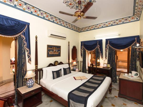 Umaid Bhawan - A Heritage Style Boutique Hotel : photo 1 de la chambre hébergement royal deluxe - prise en charge gratuite à l'arrivée uniquement depuis la gare ferroviaire ou routière