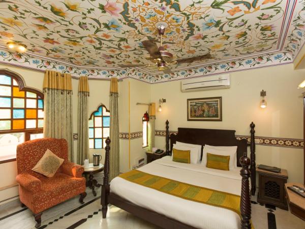 Umaid Bhawan - A Heritage Style Boutique Hotel : photo 6 de la chambre hébergement royal deluxe - prise en charge gratuite à l'arrivée uniquement depuis la gare ferroviaire ou routière