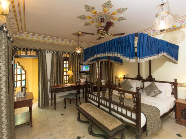 Umaid Bhawan - A Heritage Style Boutique Hotel : photo 4 de la chambre hébergement royal deluxe - prise en charge gratuite à l'arrivée uniquement depuis la gare ferroviaire ou routière