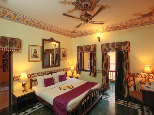 Umaid Bhawan - A Heritage Style Boutique Hotel : photo 2 de la chambre hébergement royal deluxe - prise en charge gratuite à l'arrivée uniquement depuis la gare ferroviaire ou routière