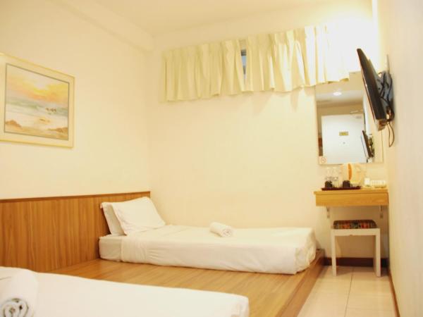 Promenade Service Apartment : photo 5 de la chambre budget twin room (no window)