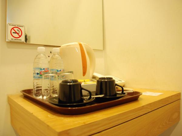 Promenade Service Apartment : photo 4 de la chambre budget queen room (no window)