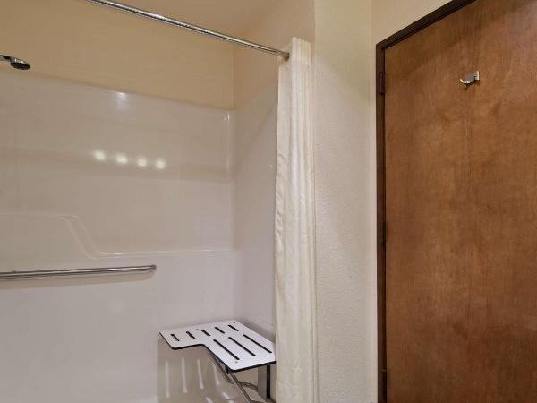 Best Western Pony Soldier : photo 5 de la chambre chambre lit queen-size et douche accessible en fauteuil roulant - non-fumeurs/personnes à mobilité réduite