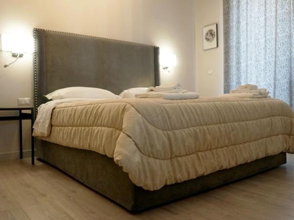 Re di Smirne by Apulia Accommodation : photo 7 de la chambre chambre double avec lit d'appoint