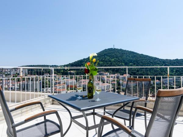 Apartments Zore Glavinić : photo 1 de la chambre studio avec terrasse
