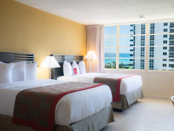Ramada Plaza by Wyndham Marco Polo Beach Resort : photo 1 de la chambre hébergement 2 lits queen-size - vue partielle - non-fumeurs 