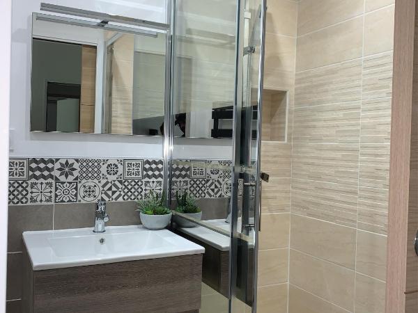 La Villa Saint André - Argeles sur mer : photo 4 de la chambre chambre familiale avec terrasse