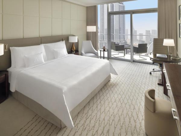 Address Dubai Mall : photo 5 de la chambre suite premier - vue sur fontaine et burj khalifa - accès au salon servant le déjeuner, le goûter et le dîner