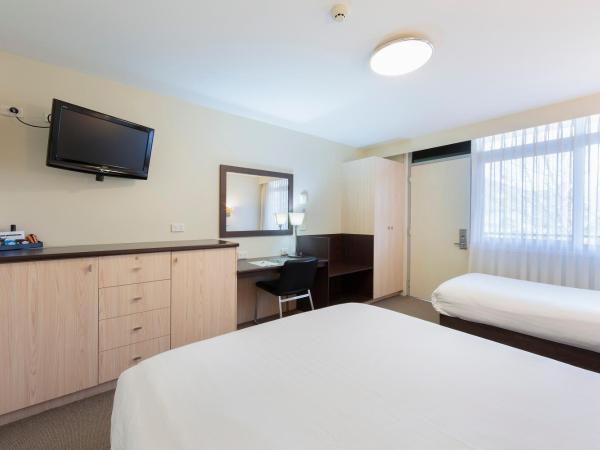 ibis Styles Canberra Tall Trees : photo 2 de la chambre chambre supérieure avec lit simple queen-size