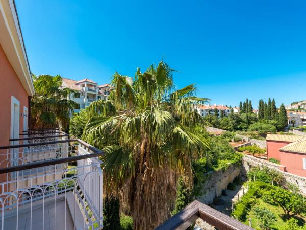 Hotel Lapad : photo 5 de la chambre chambre double ou lits jumeaux classique avec balcon