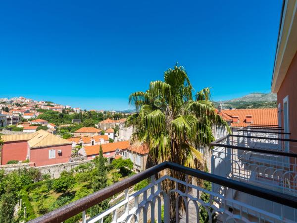 Hotel Lapad : photo 1 de la chambre chambre double ou lits jumeaux classique avec balcon