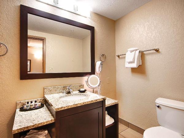 Best Western Plus Kamloops Hotel : photo 8 de la chambre queen room with two queen beds and desk