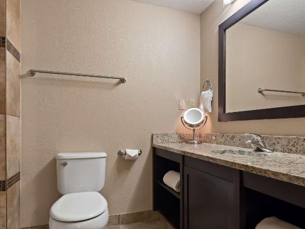 Best Western Plus Kamloops Hotel : photo 6 de la chambre suite avec 2 lits queen-size