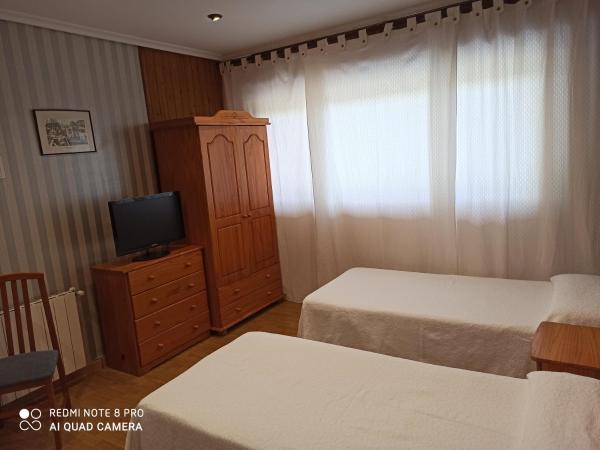 Hostal La Torre : photo 4 de la chambre chambre triple