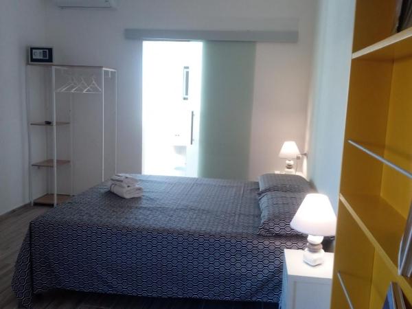 Flamingo Guest House- Rooms : photo 6 de la chambre chambre familiale avec salle de bains privative