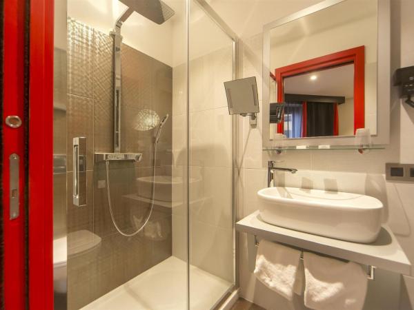 Hôtel Boutique Richelieu, Lyon Gare Part-Dieu : photo 6 de la chambre chambre lit king-size supérieure avec balcon
