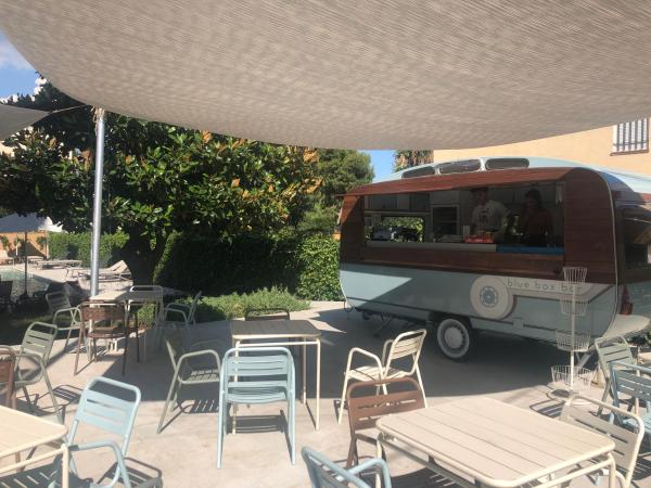 Nuria : photo 5 de la chambre chambre double ou lits jumeaux - vue sur piscine