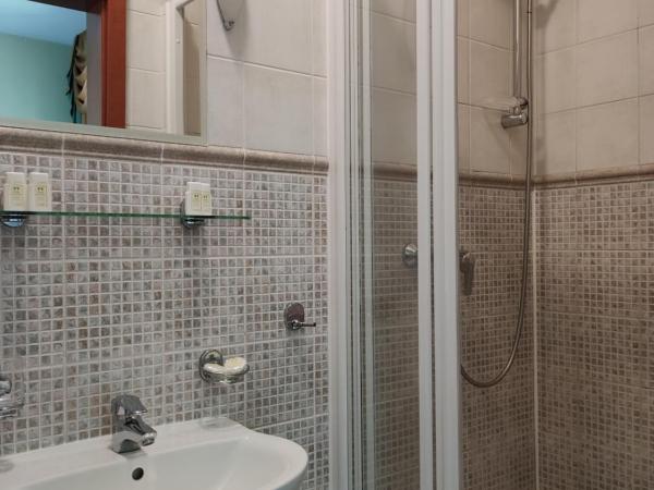 Willa Pod Dębami : photo 3 de la chambre chambre double