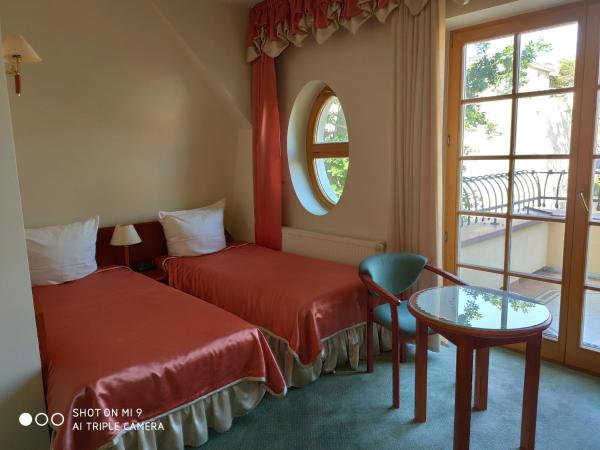 Willa Pod Dębami : photo 3 de la chambre chambre lits jumeaux standard