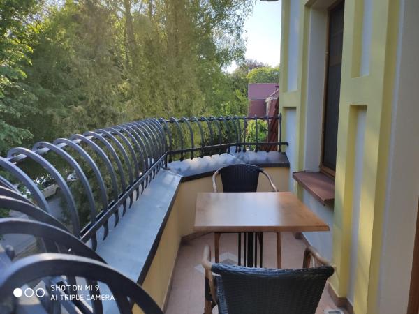 Willa Pod Dębami : photo 4 de la chambre chambre triple avec balcon