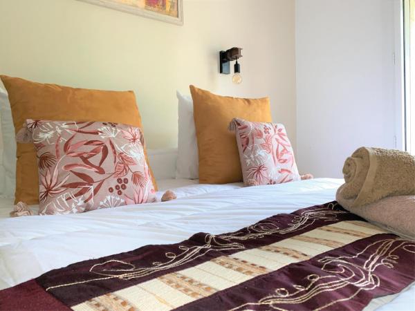 La Villa Saint André - Argeles sur mer : photo 3 de la chambre chambre familiale avec terrasse