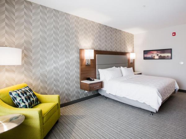 Holiday Inn Hotel & Suites Calgary South - Conference Ctr, an IHG Hotel : photo 1 de la chambre chambre lit king-size supérieure