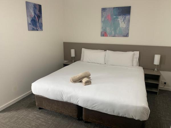 Adina Place Motel Apartments : photo 5 de la chambre appartement 3 chambres