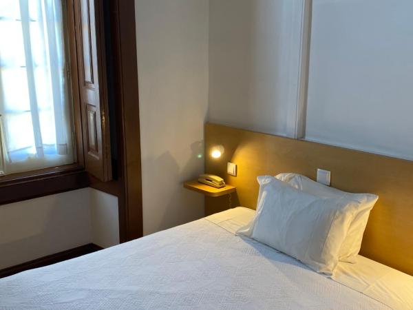 Guesthouse Lusa Atenas : photo 4 de la chambre chambre double