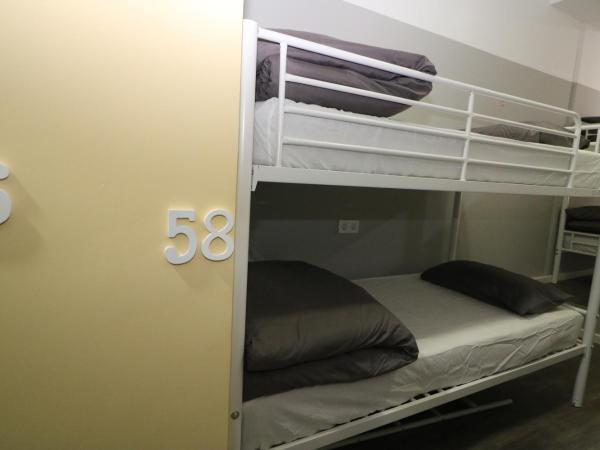 Madrid Downtown Hostel : photo 2 de la chambre lit superposé dans dortoir mixte