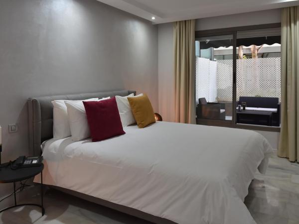 Le Yacht Suites Hotel : photo 3 de la chambre suite avec balcon