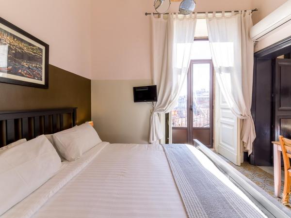 Grand Tour Design Guest House Catania : photo 2 de la chambre chambre familiale standard