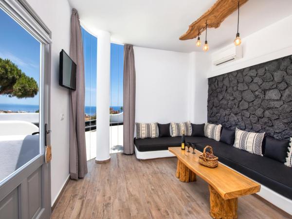 San Marino Suites by Calm Collection : photo 3 de la chambre suite avec piscine dans une grotte