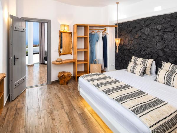 San Marino Suites by Calm Collection : photo 4 de la chambre suite avec piscine dans une grotte