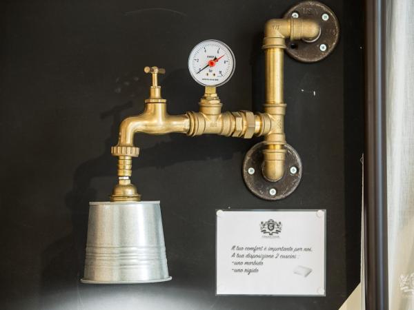 Grand Tour Design Guest House Catania : photo 9 de la chambre chambre double avec balcon