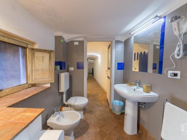 Grand Tour Design Guest House Catania : photo 10 de la chambre chambre double standard en duplex