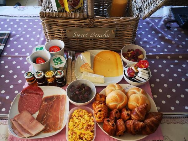 Wellness Sweet Bonihu B&B : photo 4 de la chambre chambre de luxe double ou lits jumeaux avec baignoire spa