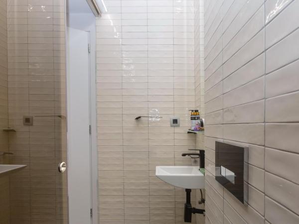 LOC HOSPITALITY Urban Den : photo 10 de la chambre petite chambre lits jumeaux