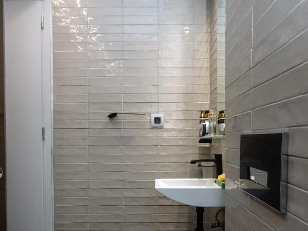 LOC HOSPITALITY Urban Den : photo 7 de la chambre petite chambre lits jumeaux