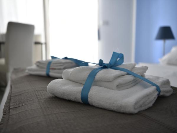 B&B Brothers Suite Vomero : photo 7 de la chambre chambre lit king-size avec balcon