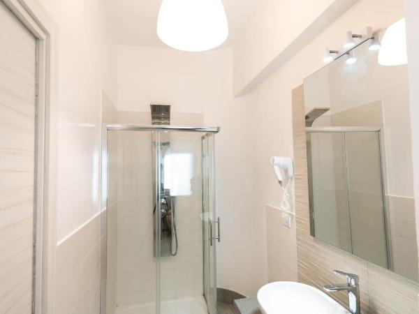 B&B Brothers Suite Vomero : photo 9 de la chambre chambre lit queen-size deluxe