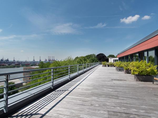 The Suites Rainvilleterrasse : photo 6 de la chambre suite with terrace on the elbe river