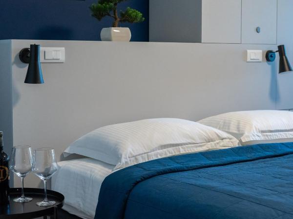 Hotel Blue : photo 1 de la chambre chambre double ou lits jumeaux Économique