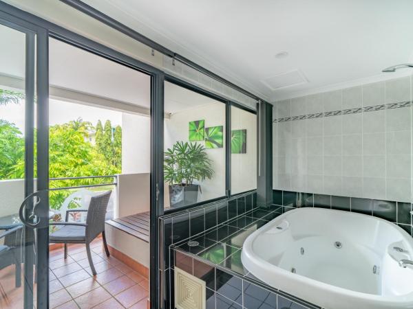 Regal Port Douglas : photo 2 de la chambre studio avec baignoire spa